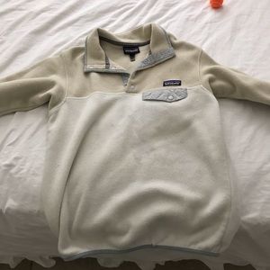 Women’s Patagonia sweatshirt